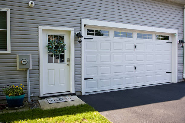 24/7 Emergency Garage Door Panel Replacement experts in Milton, WA